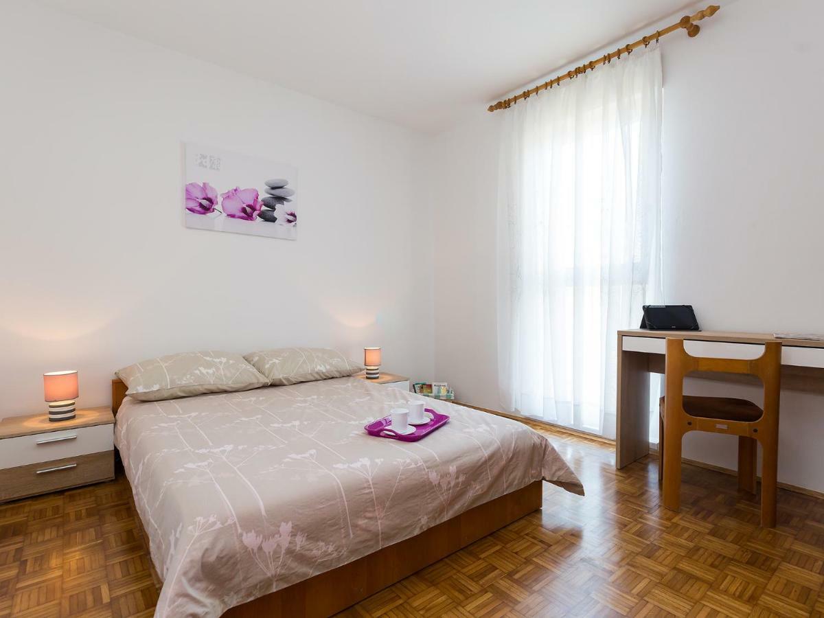 Apartment Lory'S Place Pula Exteriér fotografie